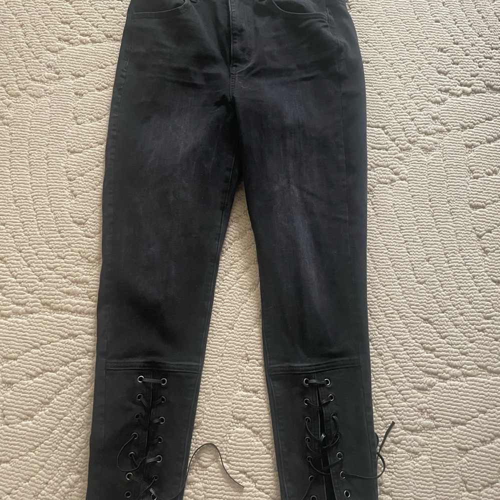 American Eagle Black Skinny Jeans w. Lace up leg